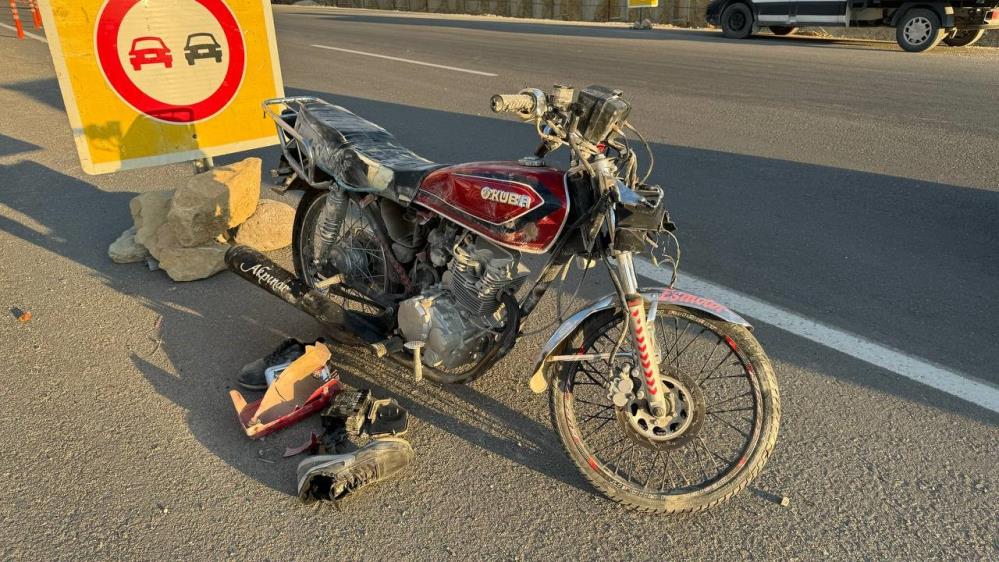 Motosiklet Ile Hafriyat Kamyonu Çarpıştı 1 Ağır Yaralı