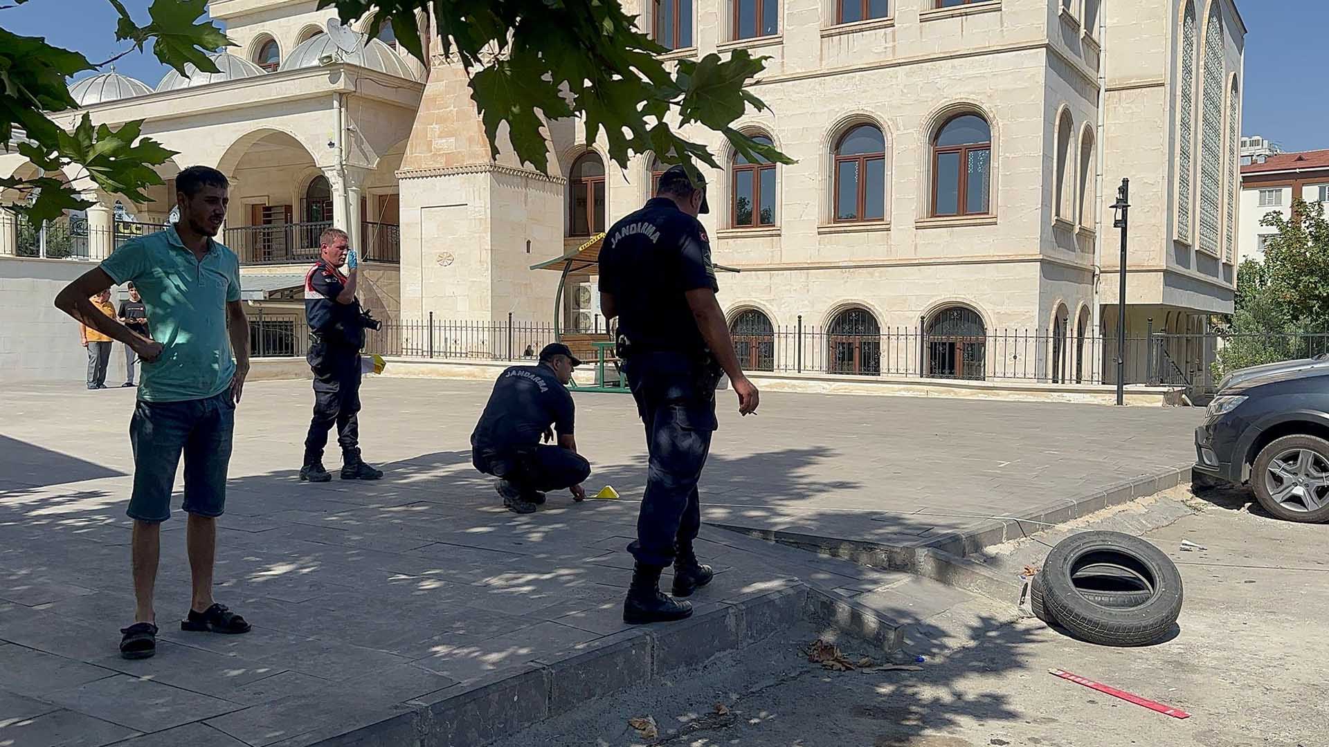 Namaz Kilmak İçi̇n Cami̇ye Gi̇derken Mermi̇ni̇n Hedefi̇ Oldu 4