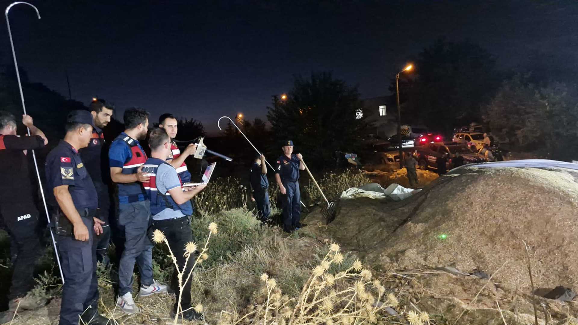 Narin'i Arama Çalışmaları; Ihbar Üzerine Yer Altı Görüntüleme Cihazı Ile Arama Yapıldı 3