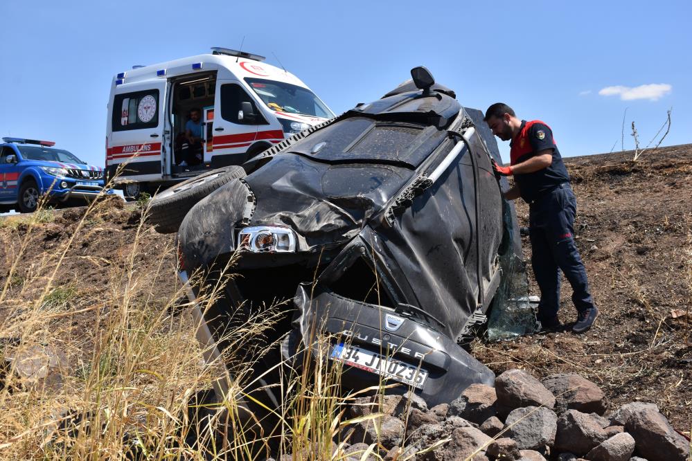 Şanlıurfa'da Otomobil Şarampole Devrildi 1 Ölü, 3 Yaralı 1