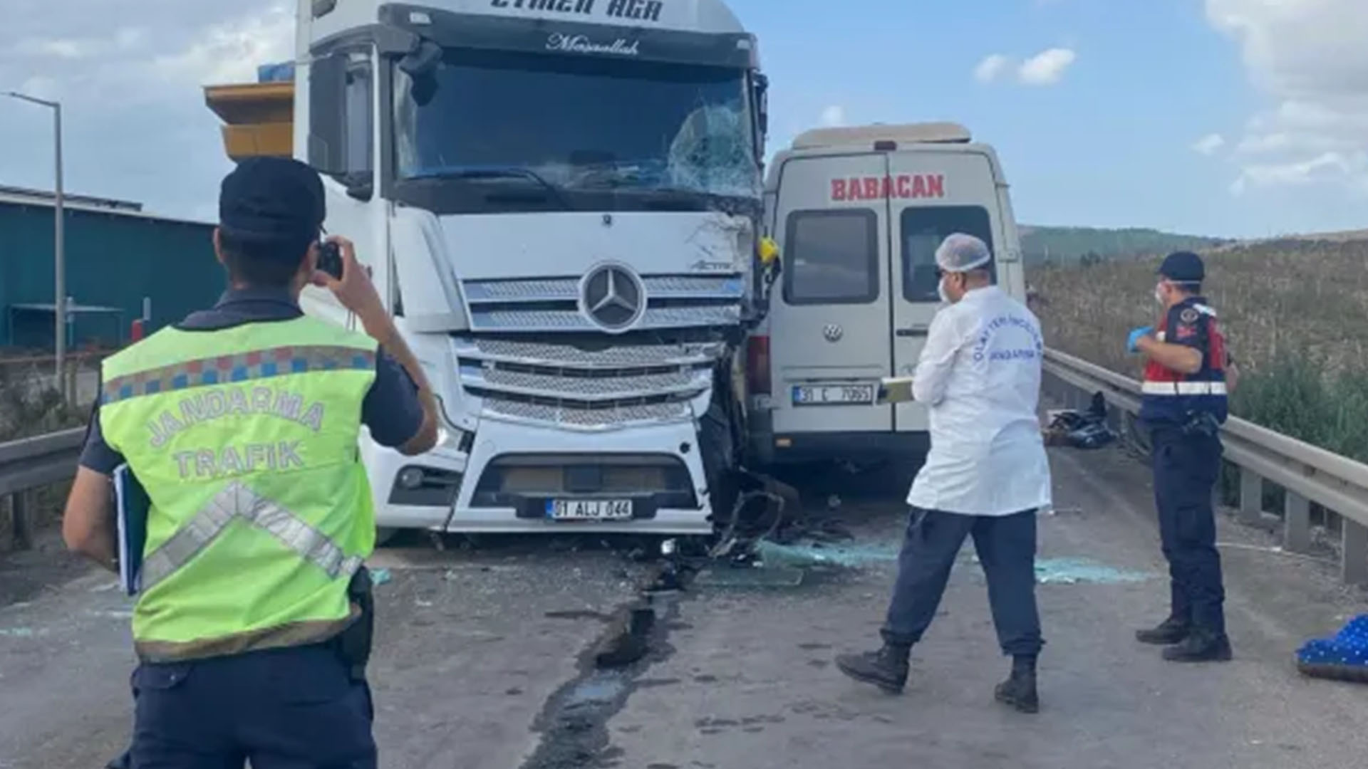 Adana'da Korkunç Kaza 3 Ölü, 8 Yarali12