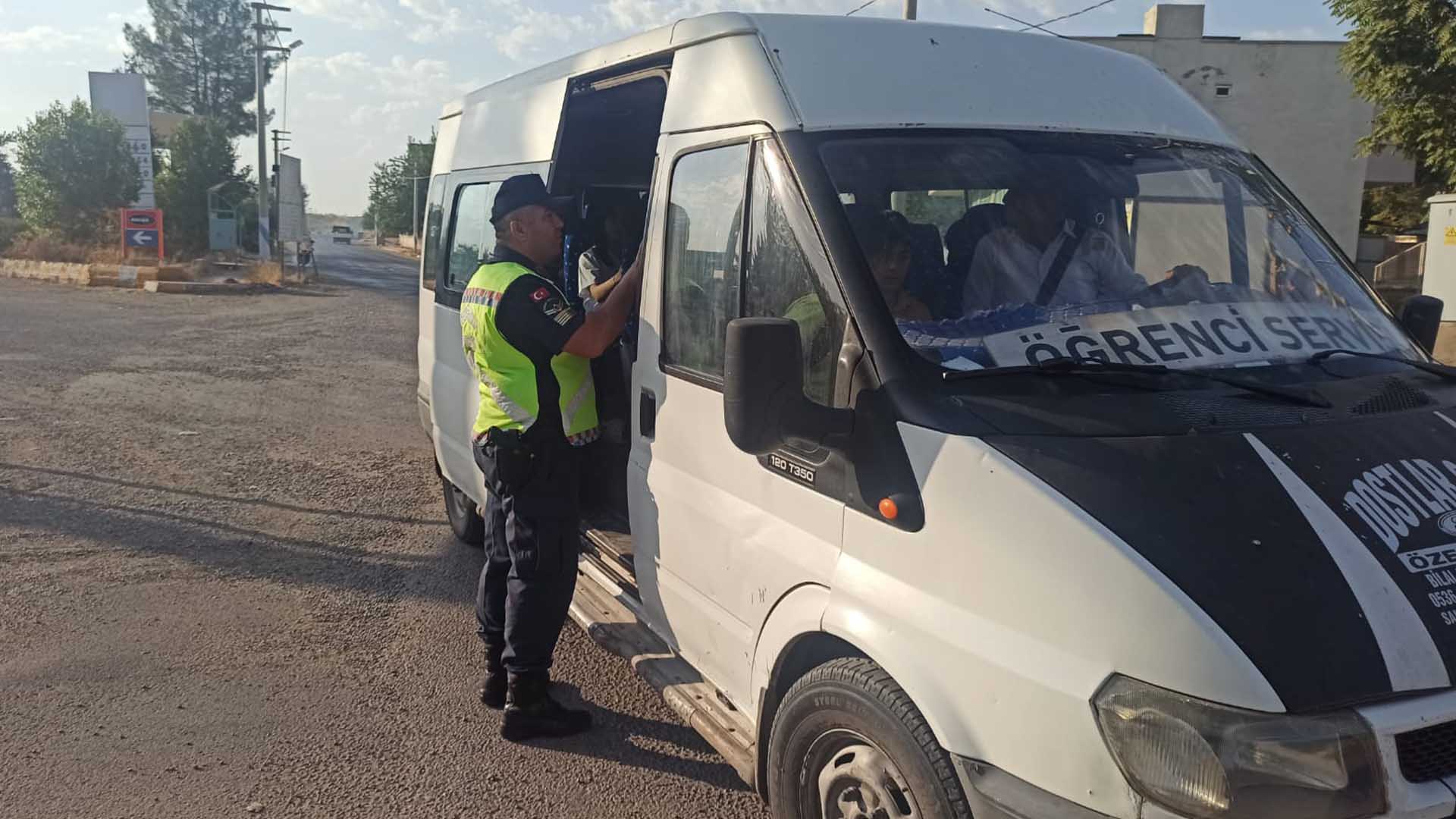 Bismil’de Okul Servis Şoförlerine Yönelik Seminer Ve Denetimler Gerçekleştirildi 6