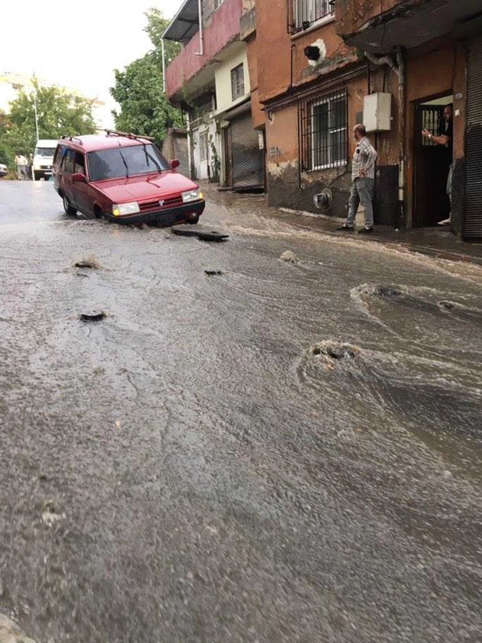 Çoban, Yildirim Çarpmasi Sonucu Öldü 4