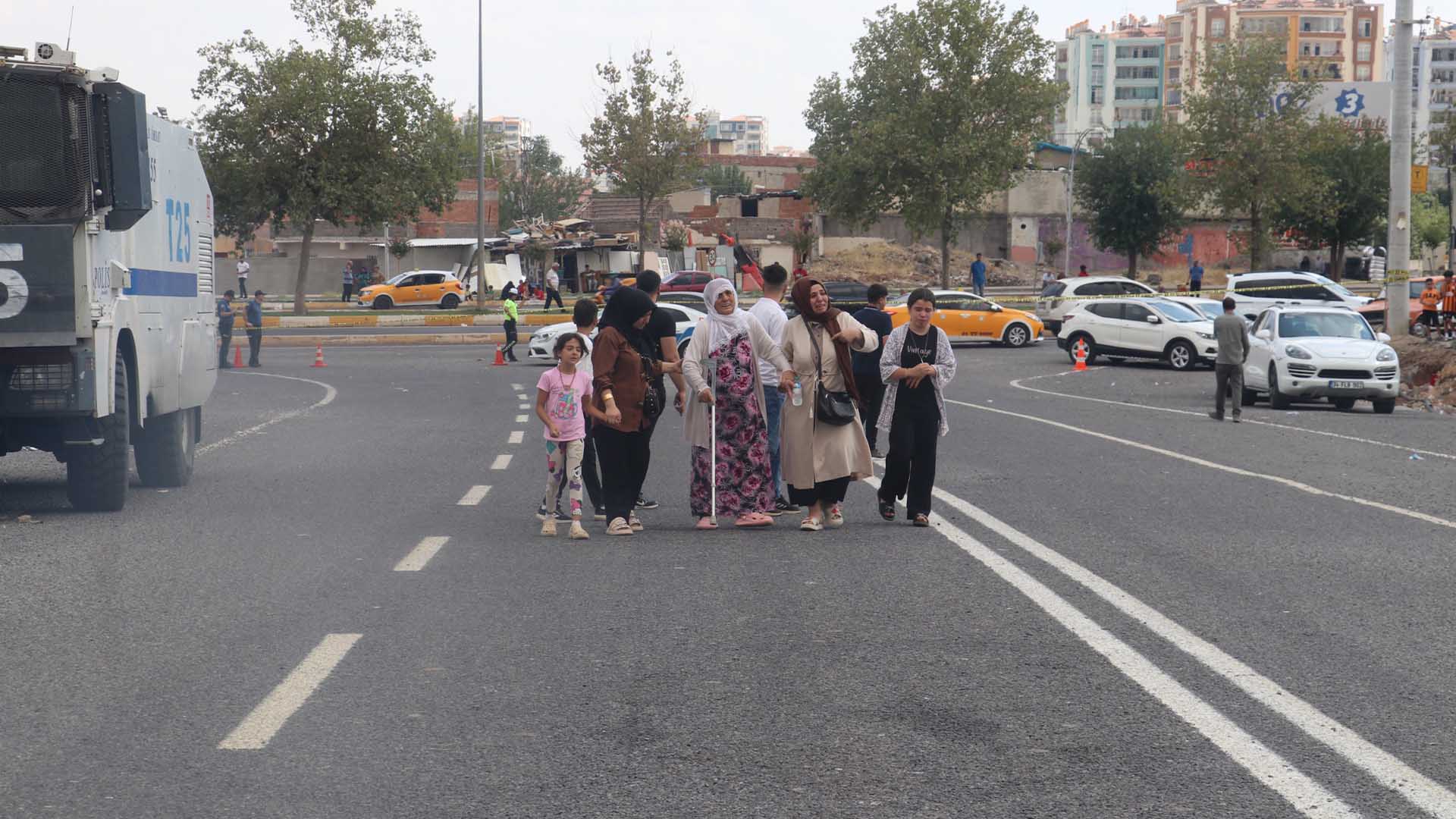 Diyarbakır Narin’in Defin Işlemleri Için Hazırlık Sürüyor 6