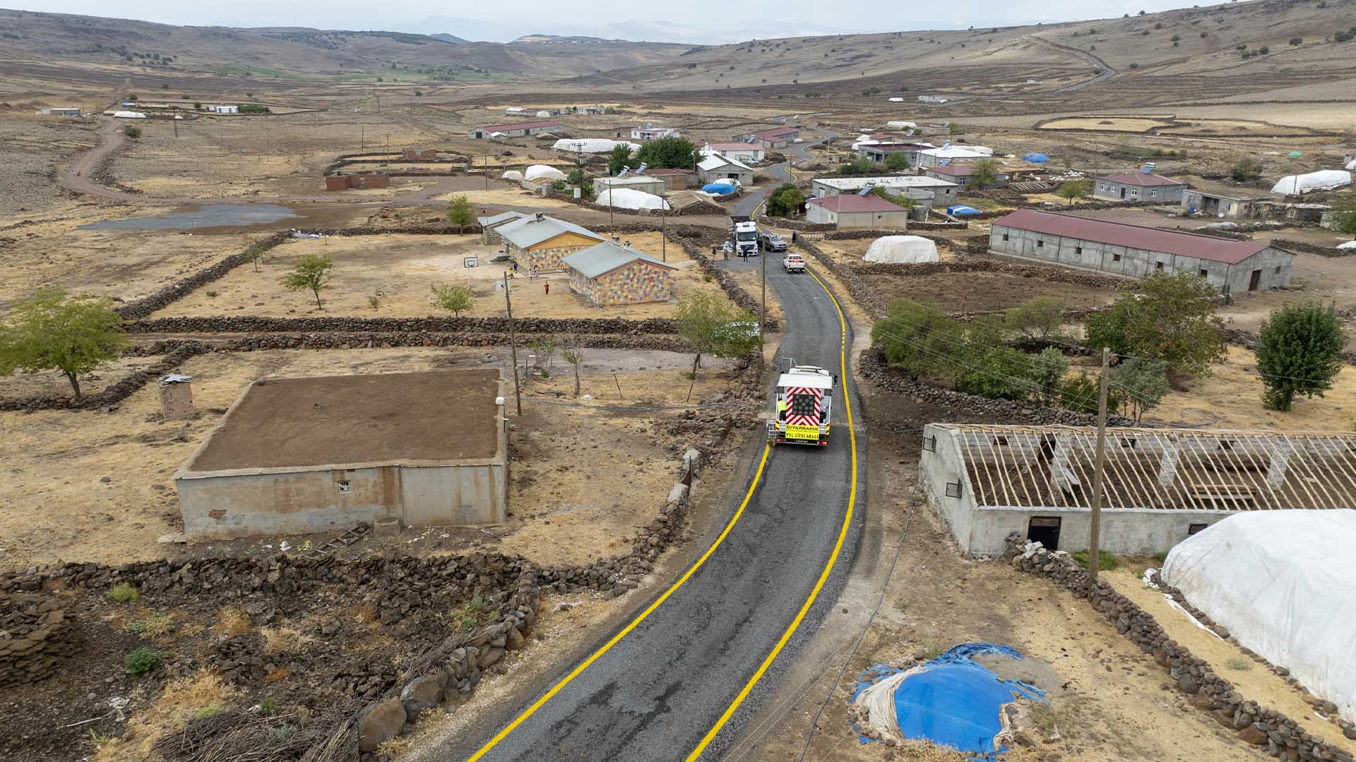 Diyarbakır’da 250 Kilometrelik Yol Çalışması Tamamlandı 1