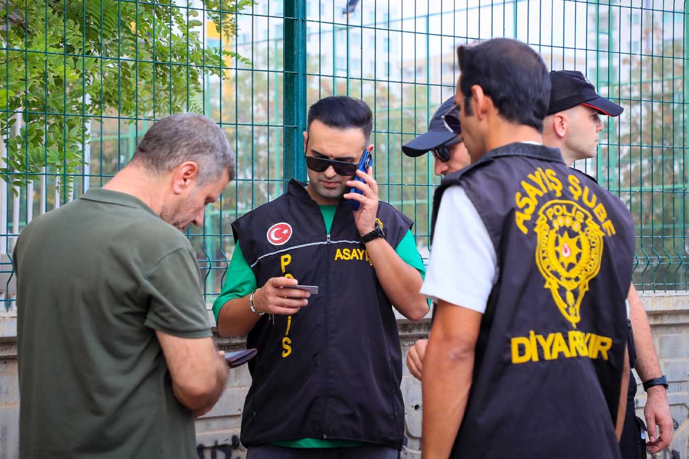 Diyarbakır’da Ekipler Okul Önlerinde Ve Çevrelerinde Önlemlerini Artırdı 1