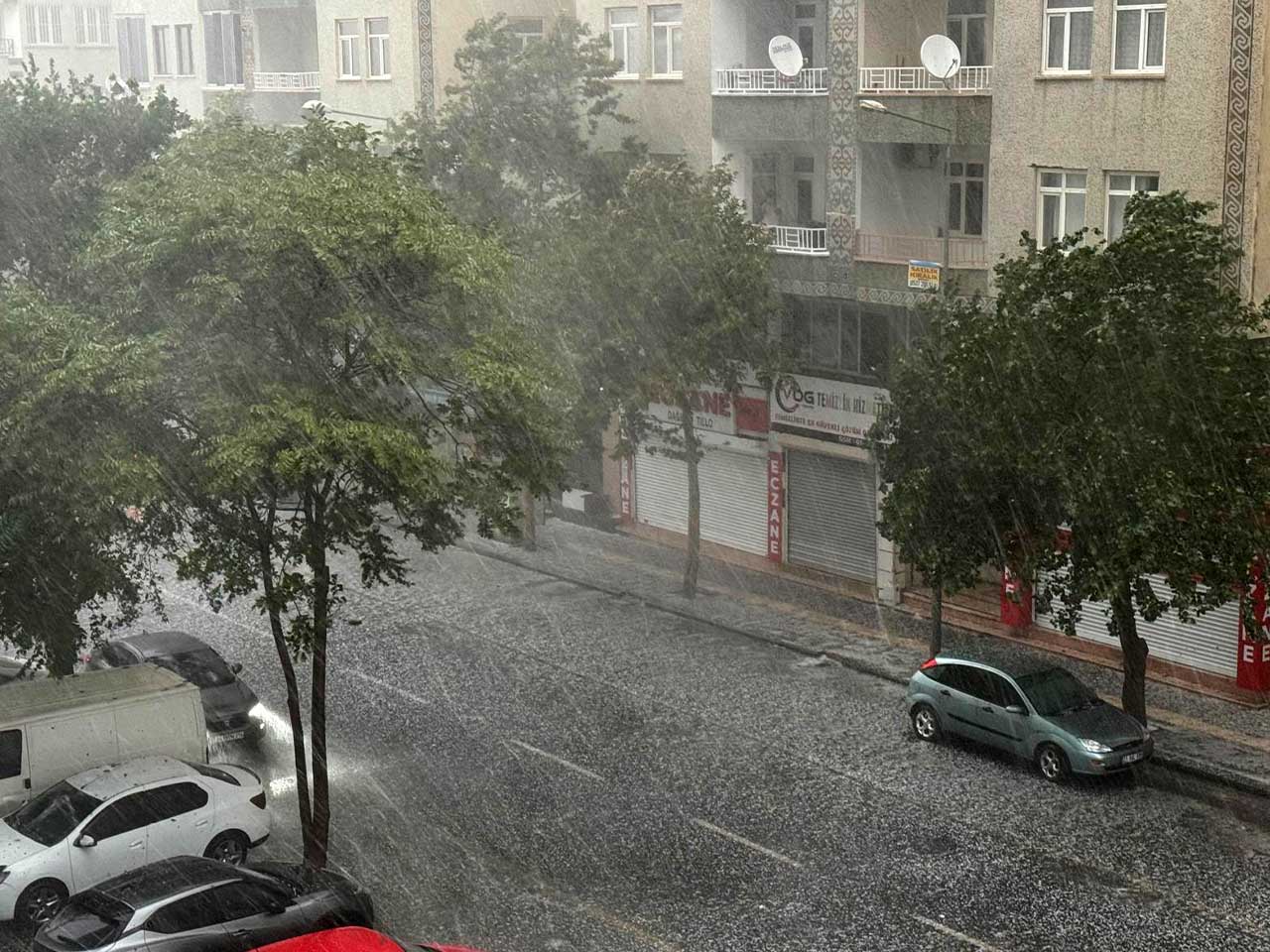 Diyarbakır’da Sağanak, Dolu Ve Fırtına Etkili Oldu 4