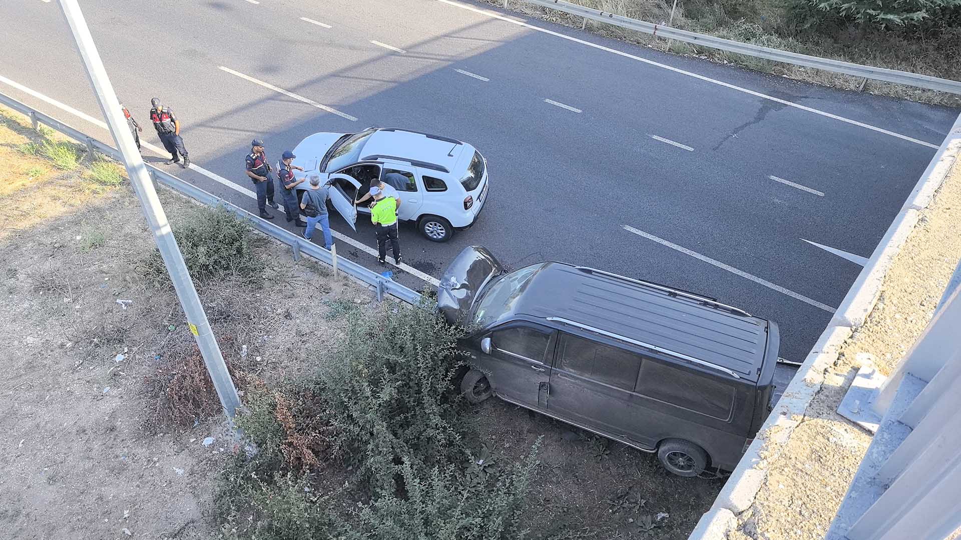 Diyarbakır’daki Taziyeden Dönen Aile Kaza Yaptı 6