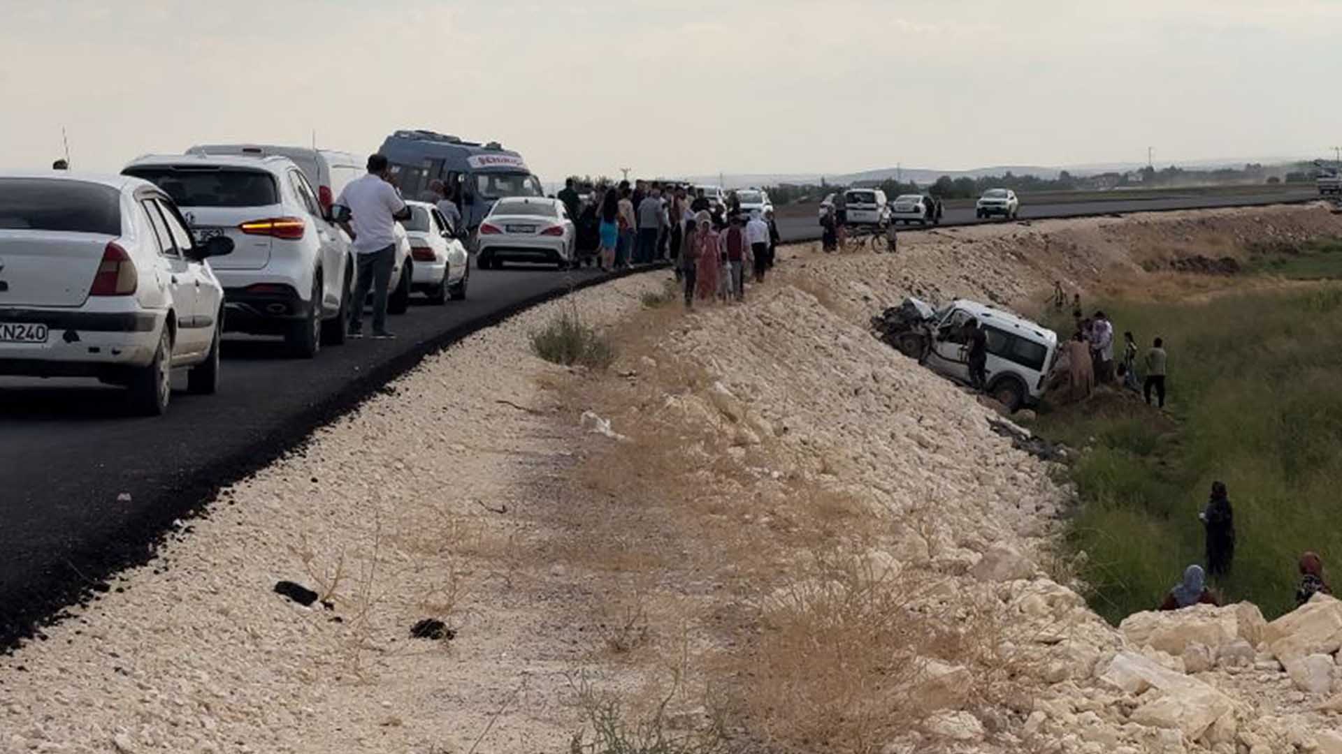 Düğüne Giden Aile Kaza Yaptı 1 Ölü, 6 Yaralı 1