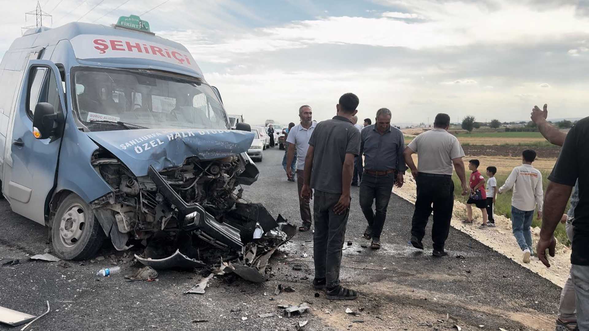 Düğüne Giden Aile Kaza Yaptı 1 Ölü, 6 Yaralı 2