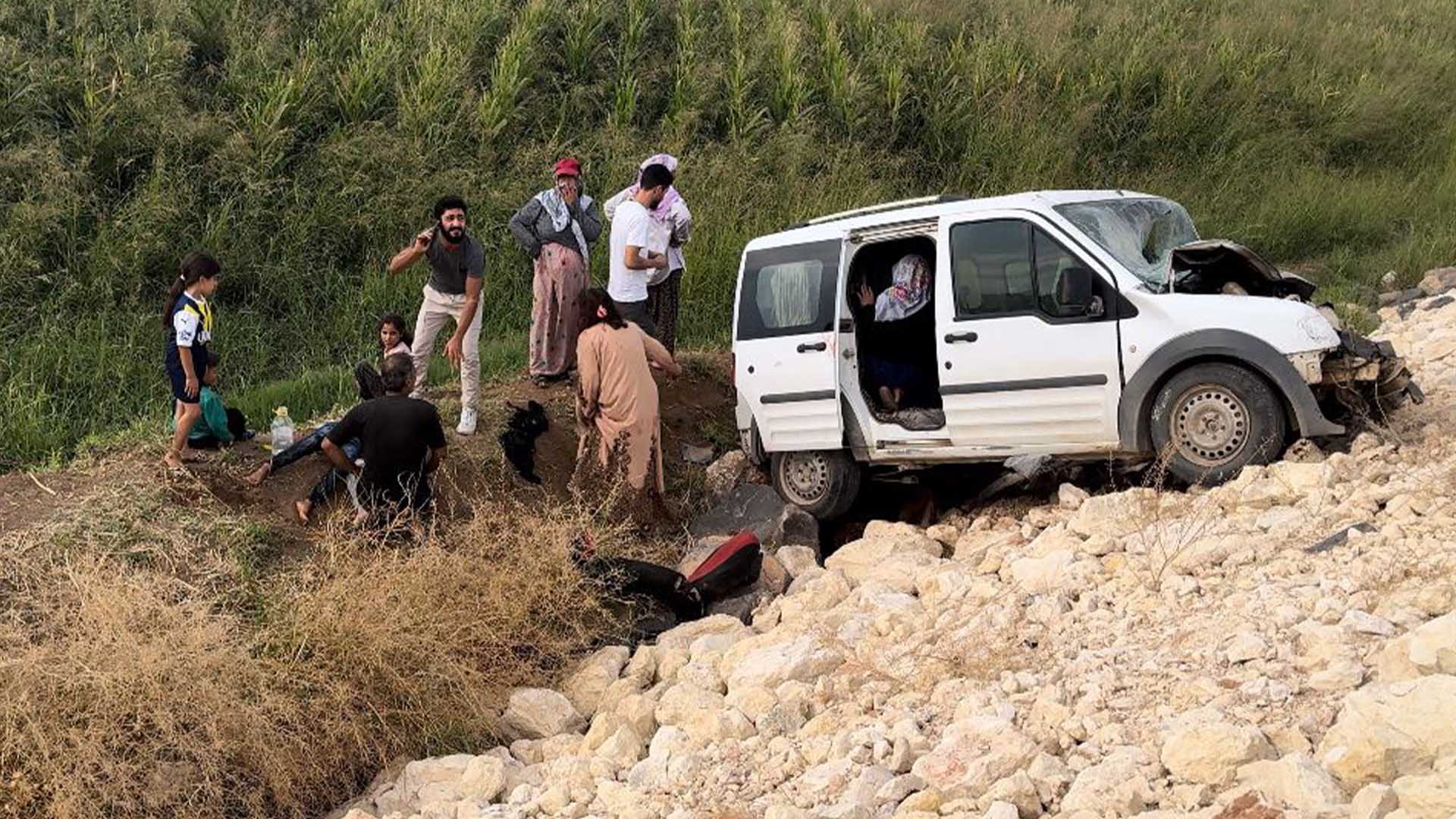 Düğüne Giden Aile Kaza Yaptı 1 Ölü, 6 Yaralı