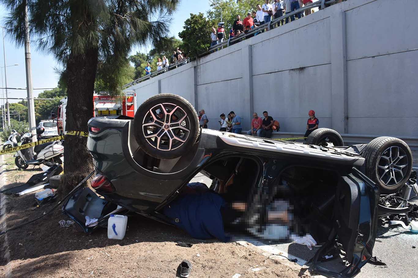 İzmir'de Feci Kaza 5 Kadından 3'Ü Öldü 5