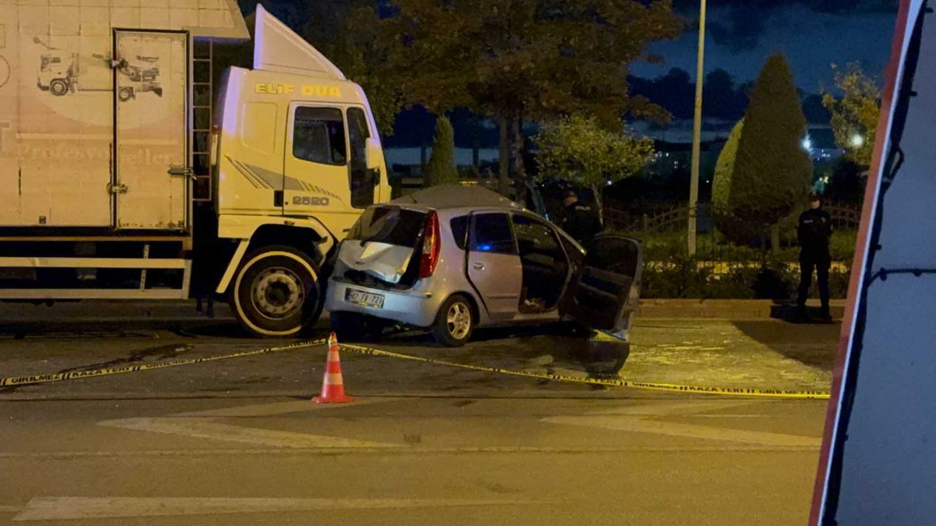 Kamyon Ile Otomobilin Çarpıştığı Kazada 1 Kişi Öldü 2