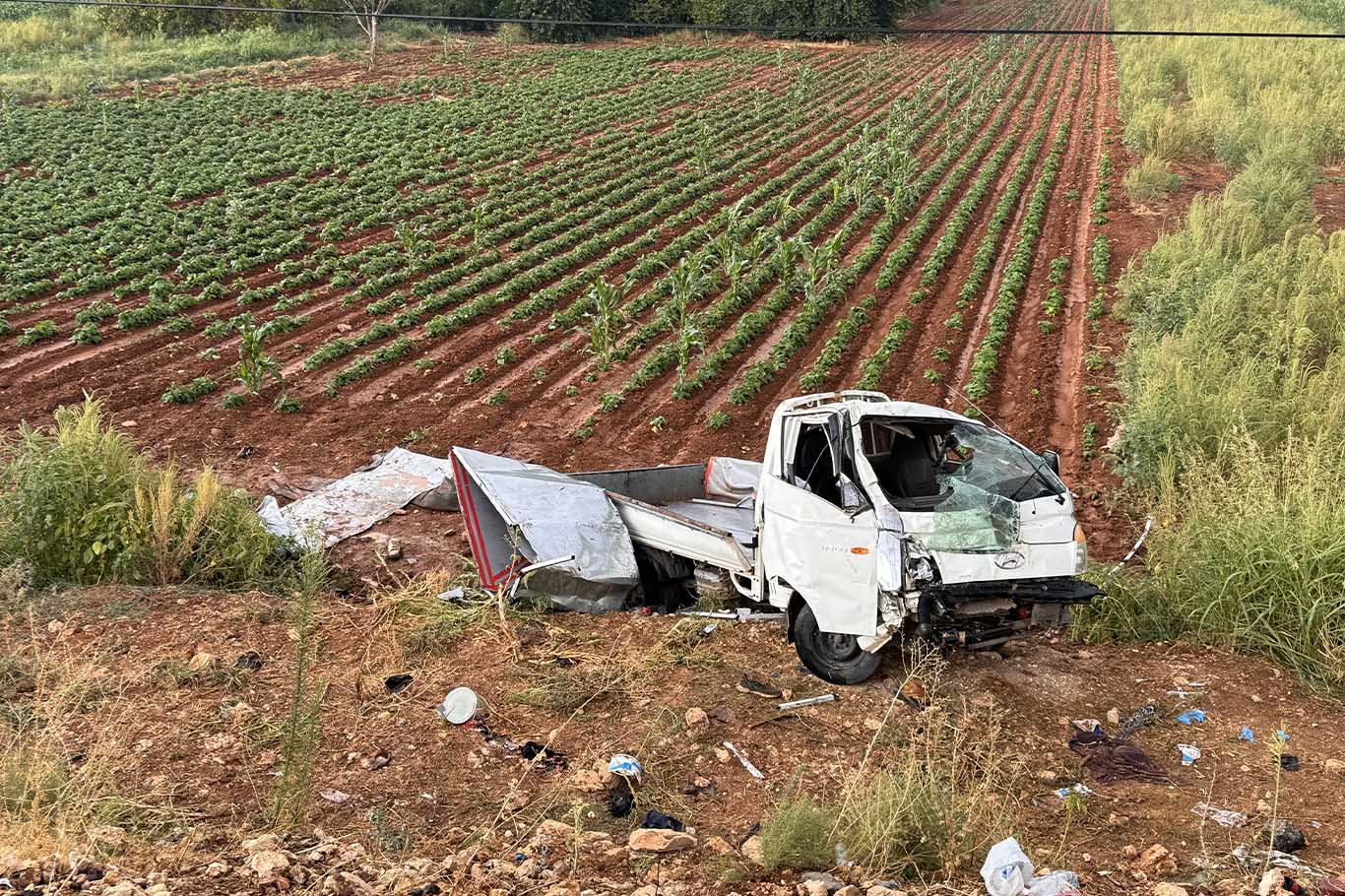 Tarım Işçilerini Taşıyan Kamyonet Devrildi 1 Ölü, 8’I Ağır 22 Yaralı 1