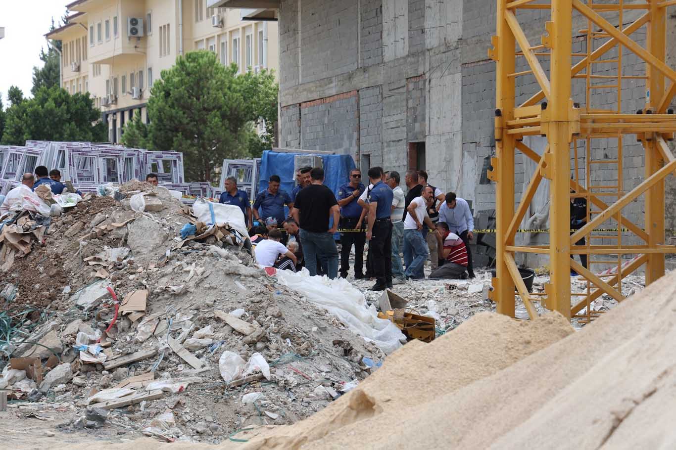 Vinç Halatı Kopunca Taşıma Sepeti Işçilerin Üzerine Düştü 2 Ölü 2