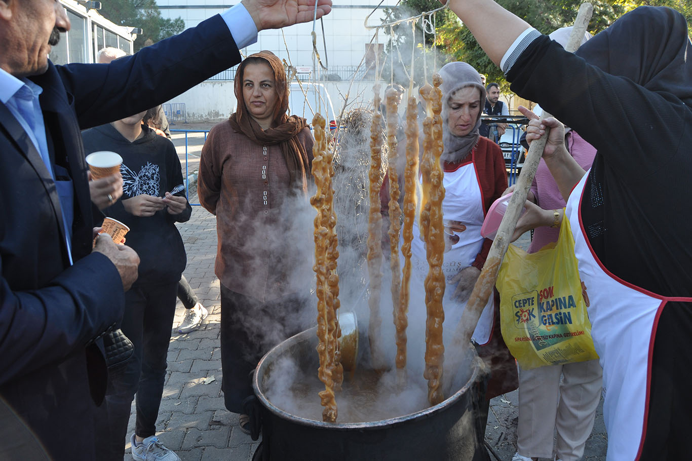 Bakan Simsek Batmanda Bag Bozumu Festivaline Katildi 82926112