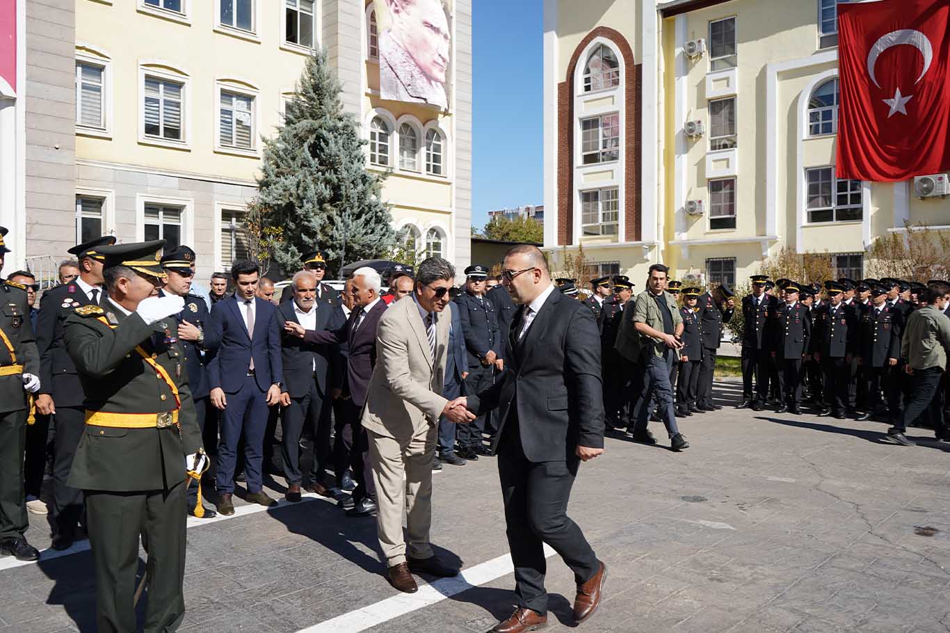 Bismil’de 29 Ekim Cumhuriyet Bayramı Etkinlikleri Çelenk Sunumu Ile Başladı 1