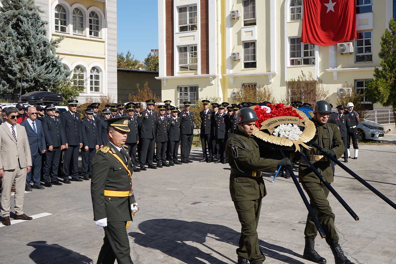 Bismil’de 29 Ekim Cumhuriyet Bayramı Etkinlikleri Çelenk Sunumu Ile Başladı 6