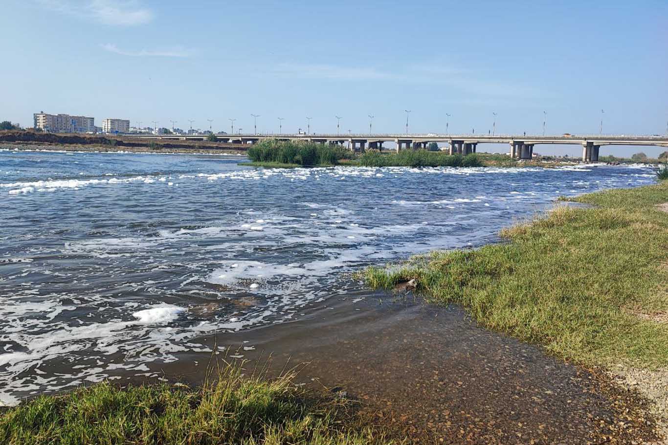 Bismil’de Dicle Nehri Köpük Akıyor 9