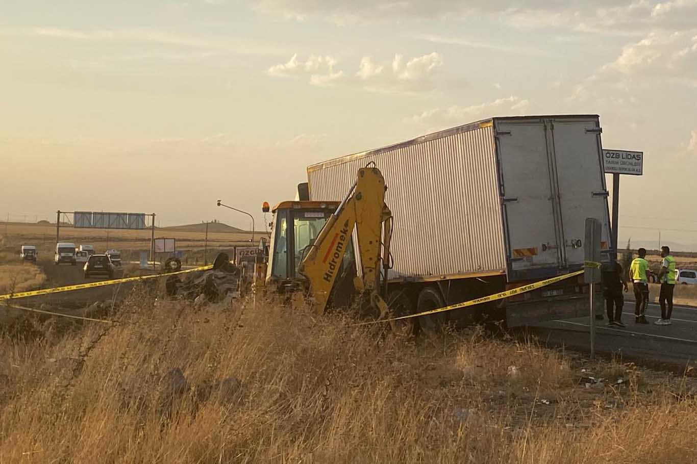 Diyarbakır Çevre Yolunda Can Pazarı 1 Ölü, 2 Ağır Yaralı 3