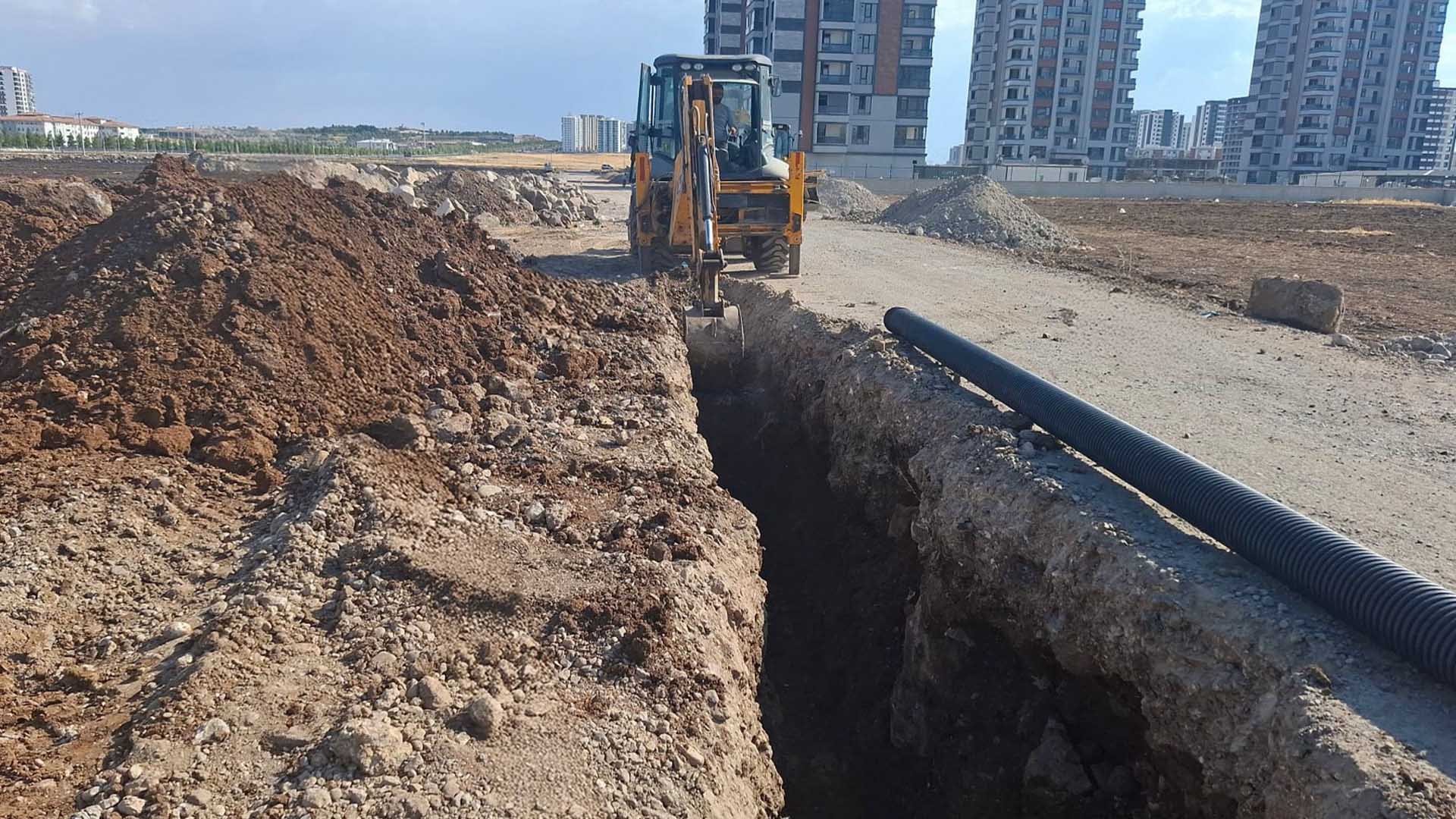 Diyarbakır’da 11 Bin Metre Kanalizasyon Hattı Yaptı 1