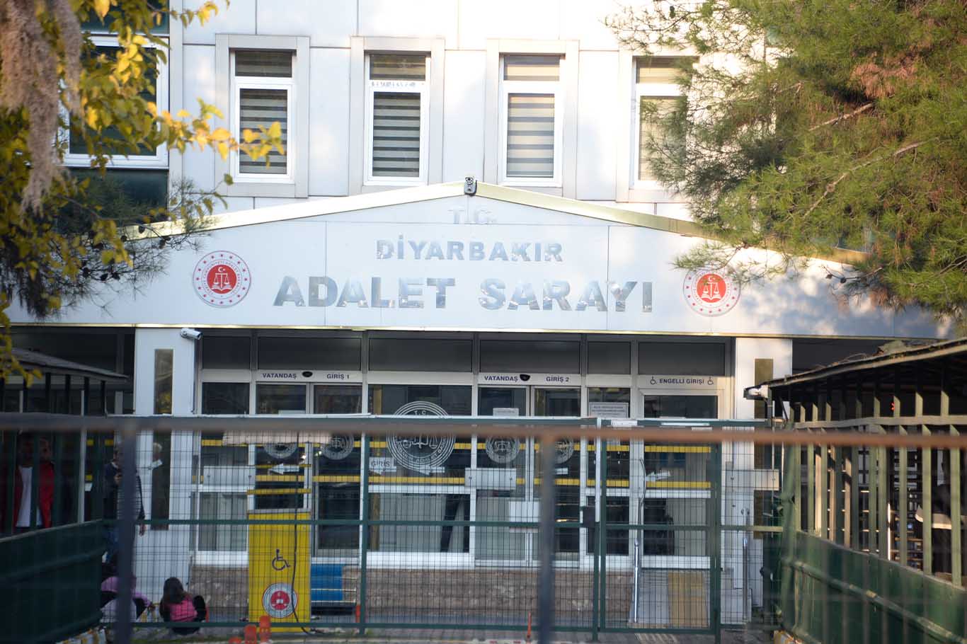 Diyarbakır’da Eski Belediye Başkanına 3 Yıl 9 Ay Hapis Cezası 2