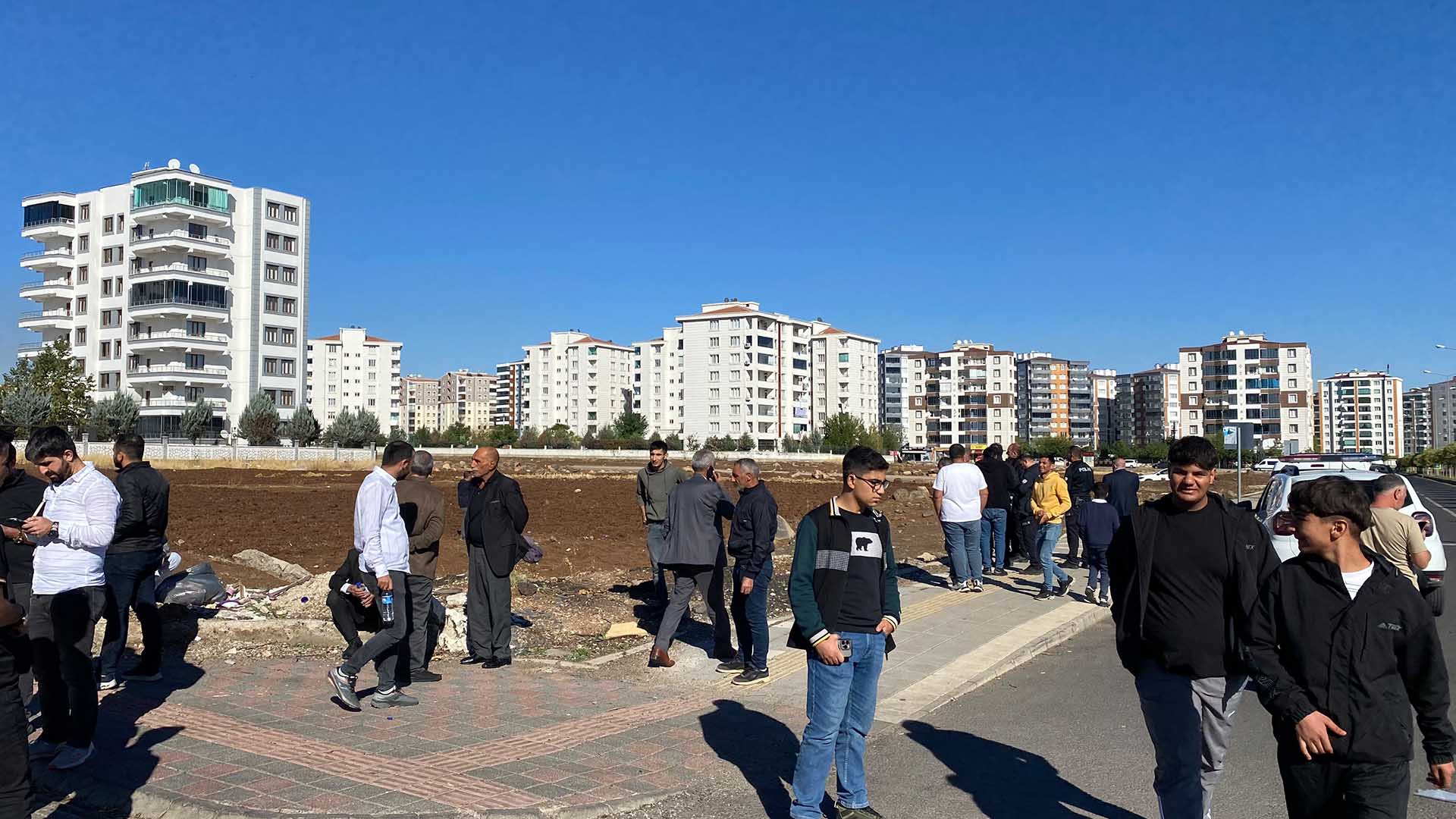 Di̇yarbakir’da Si̇lahli Arazi̇ Kavgasi 4 Yarali 2