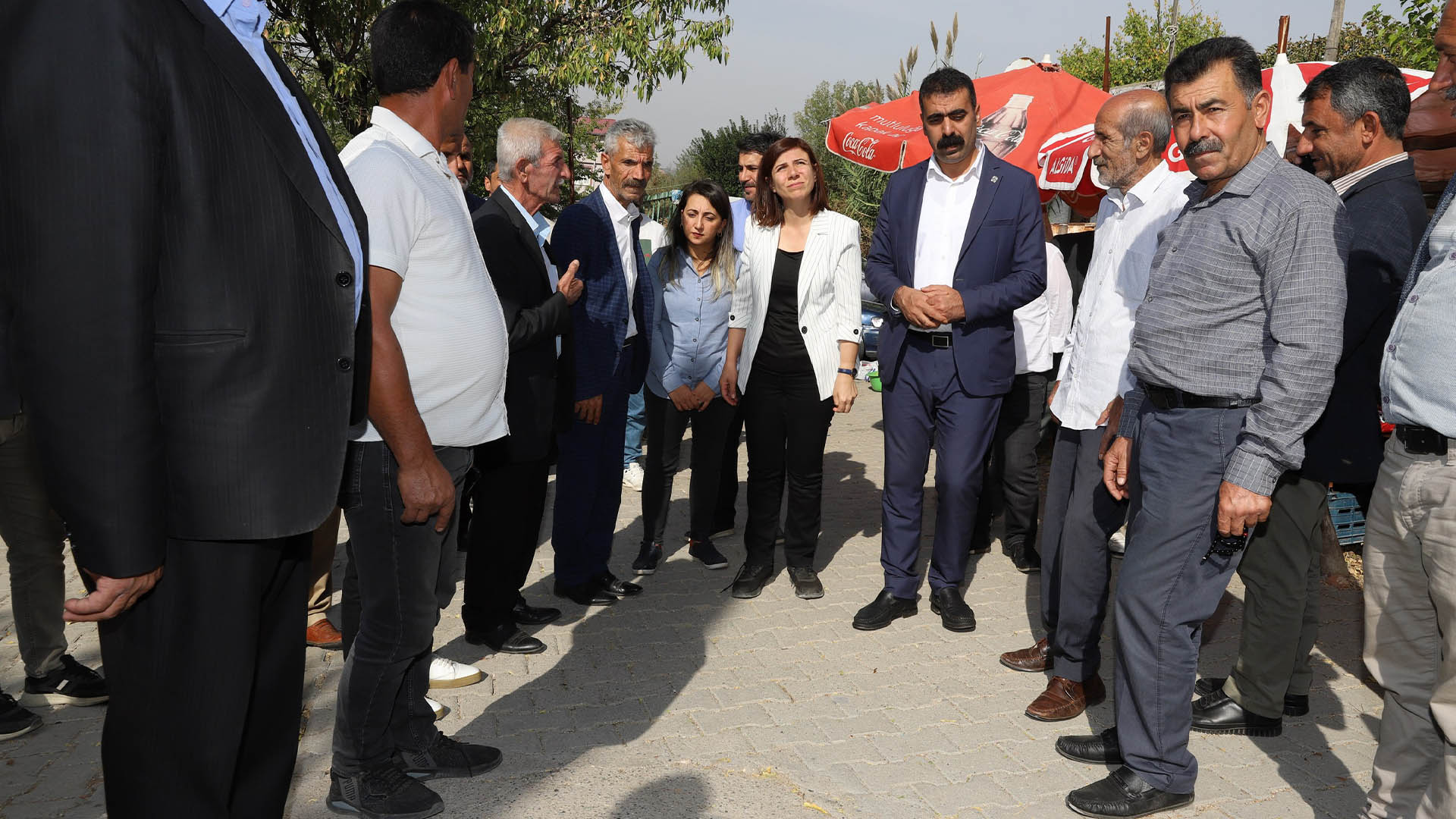 Eş Başkanlar Hazro’nun Ülgen Mahallesinde Halkla Buluştu3