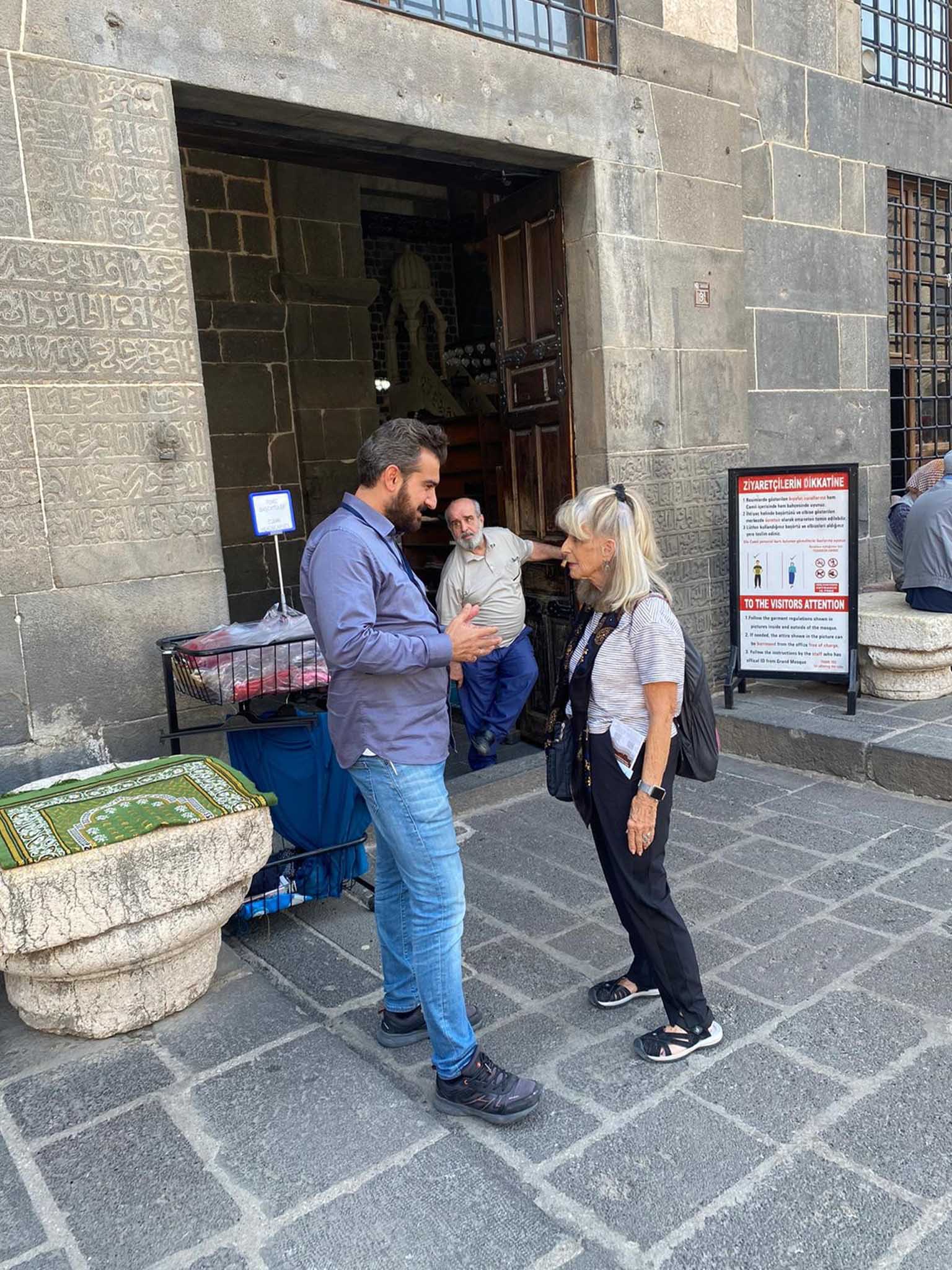 Kaliforniya'dan Geldi, Diyarbakır Ulu Cami'ye Hayran Kaldı 6