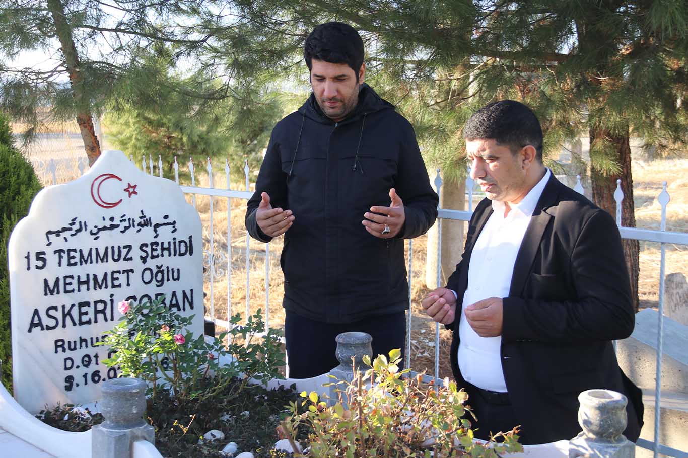 Şehit Olan Babasına Fetö Elebaşının Ölüm Haberini Verdi 1