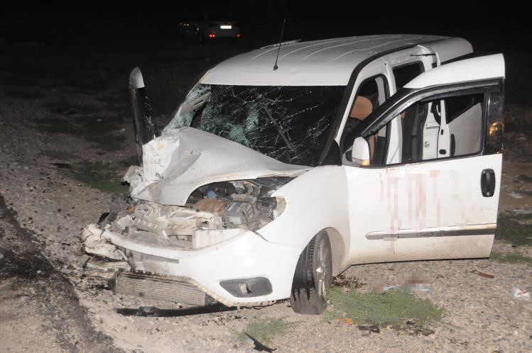 Şırnak'ta Tir Ve Ticari Araç Kafa Kafaya Çarpıştı 3 Yaralı 1