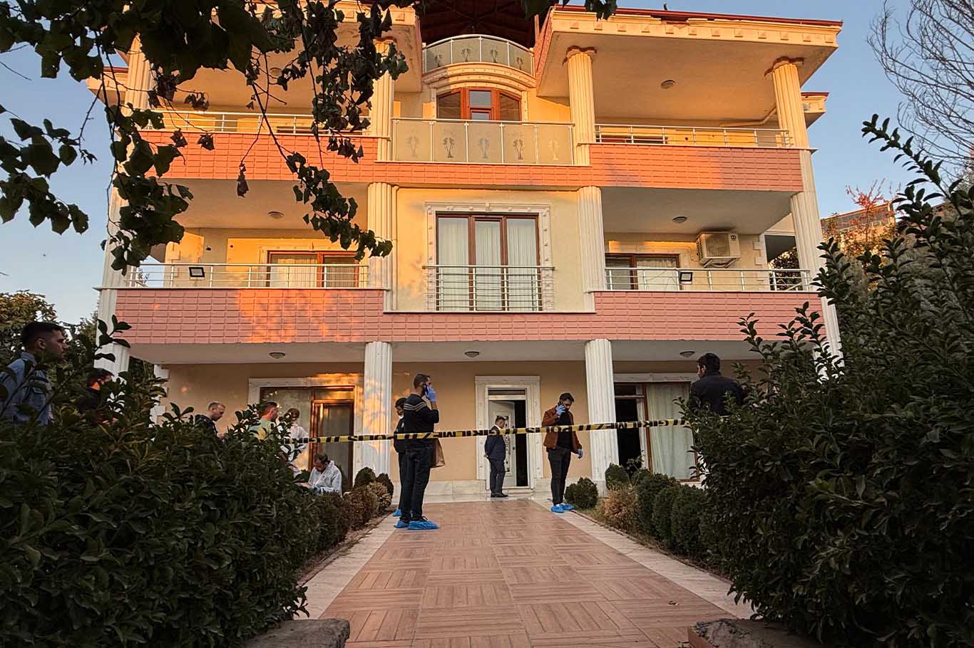 Villada Anne, Baba Ve Çocuklarının Cansız Bedenleri Bulundu 2