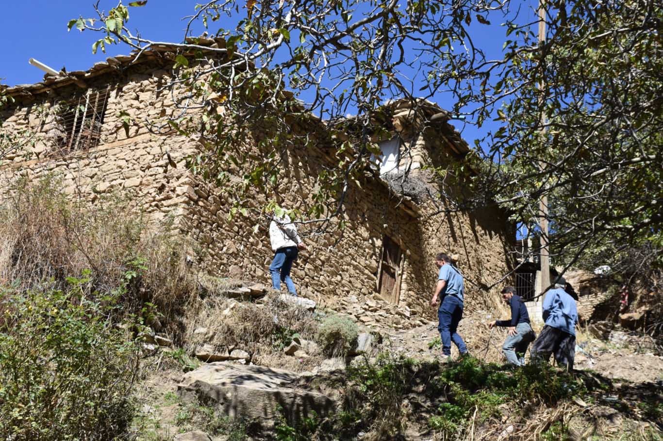 Yolu Olmayan 45 Hanelik Köyde Hastalar, Yaşlılar, Gebeler At Sırtında Taşınıyor 6