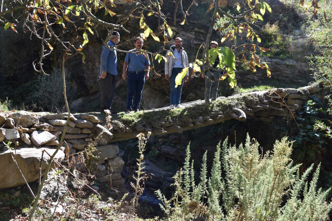 Yolu Olmayan 45 Hanelik Köyde Hastalar, Yaşlılar, Gebeler At Sırtında Taşınıyor 7