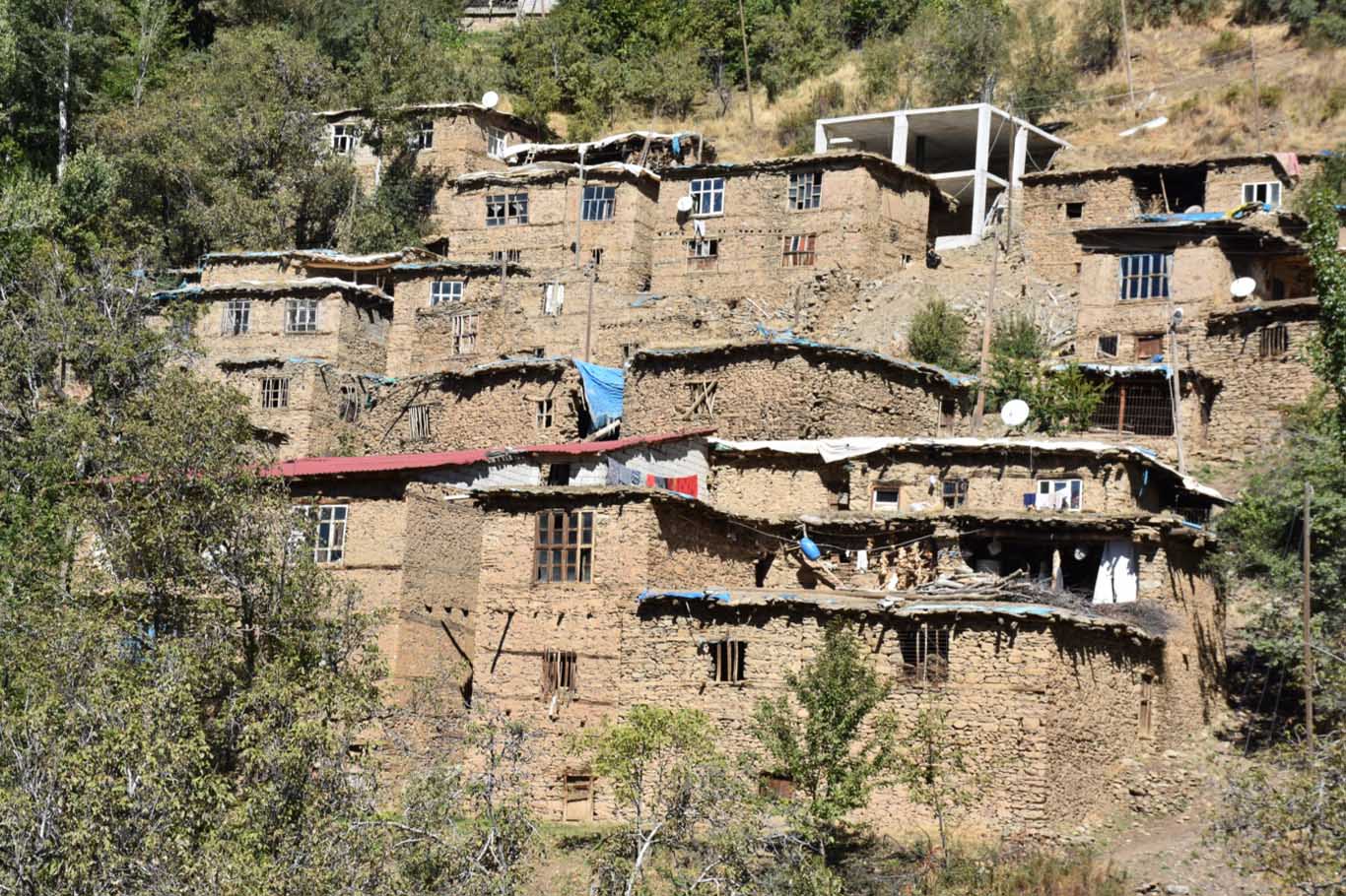 Yolu Olmayan 45 Hanelik Köyde Hastalar, Yaşlılar, Gebeler At Sırtında Taşınıyor 8