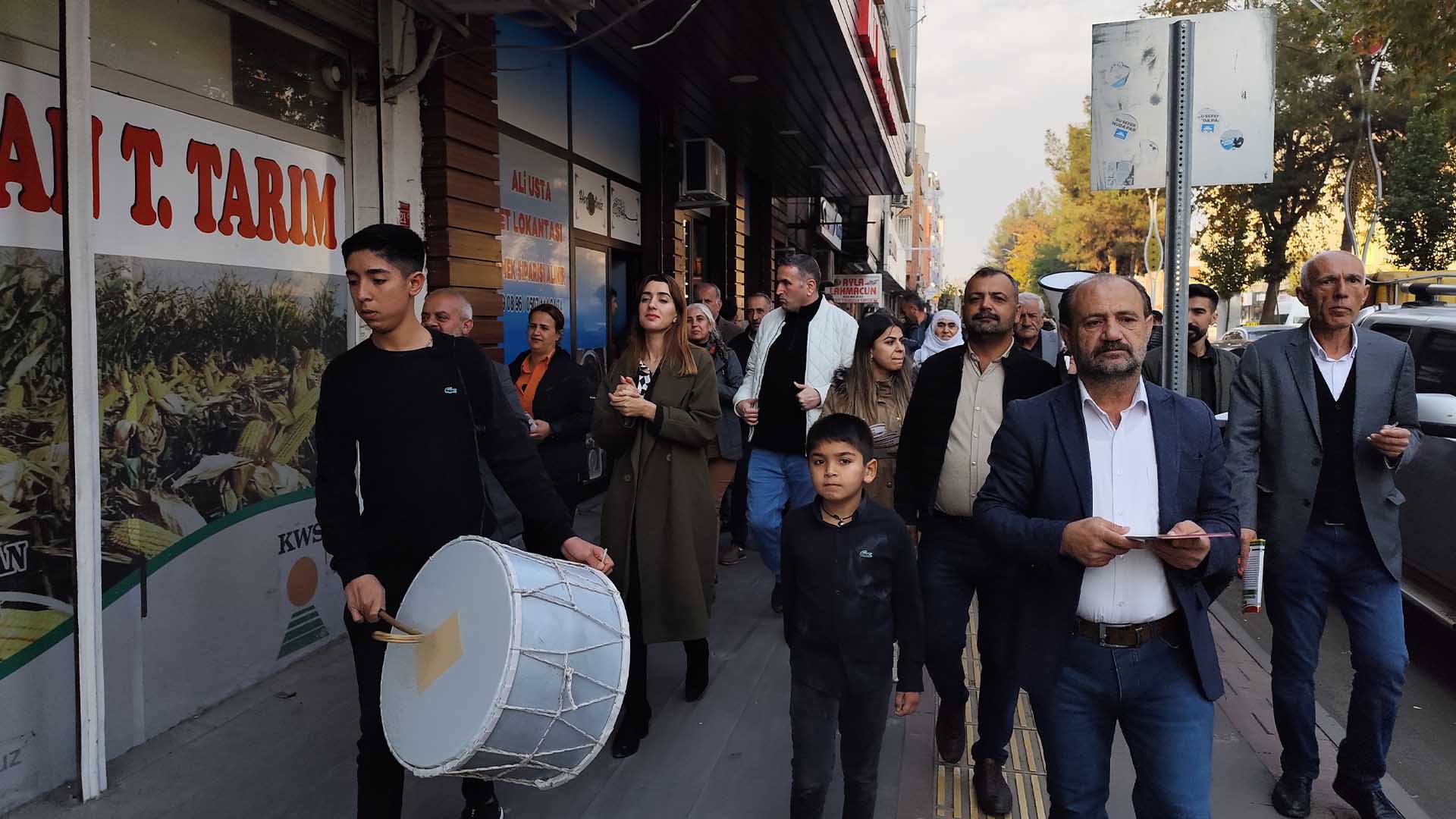 Bismil’de Davul Zurna Ve Megafon Ile Halkı Mitinge Davet Ettiler 3