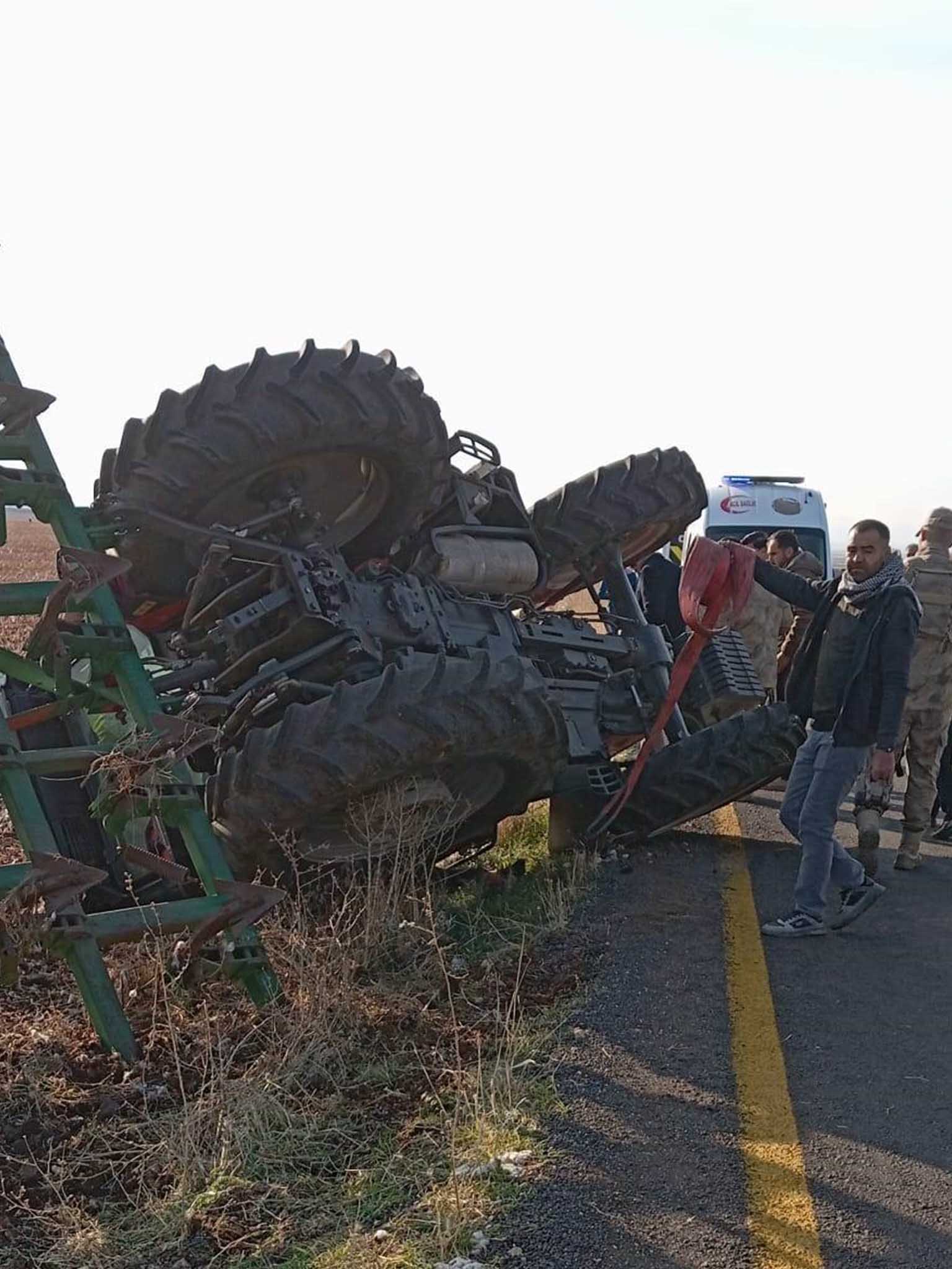 Devrilen Traktör Altında Kalan Sürücü Öldü 2