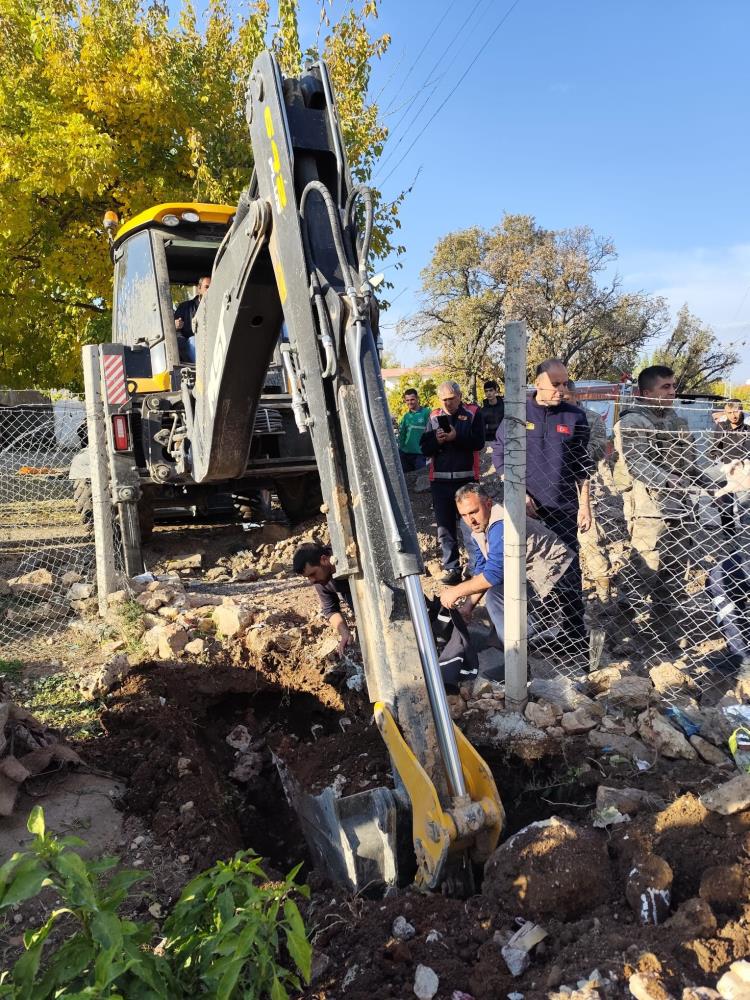 Diyarbakır’da 12 Yaşındaki Çocuk, Dedaş’ın Açtığı Çukura Düştü 1