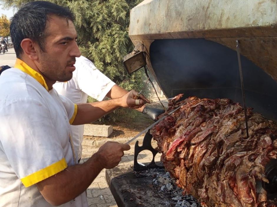 Diyarbakır'da Cağ Kebabı Ustası Ve Lisanslı Arıcı Ürünlerini Sergiledi