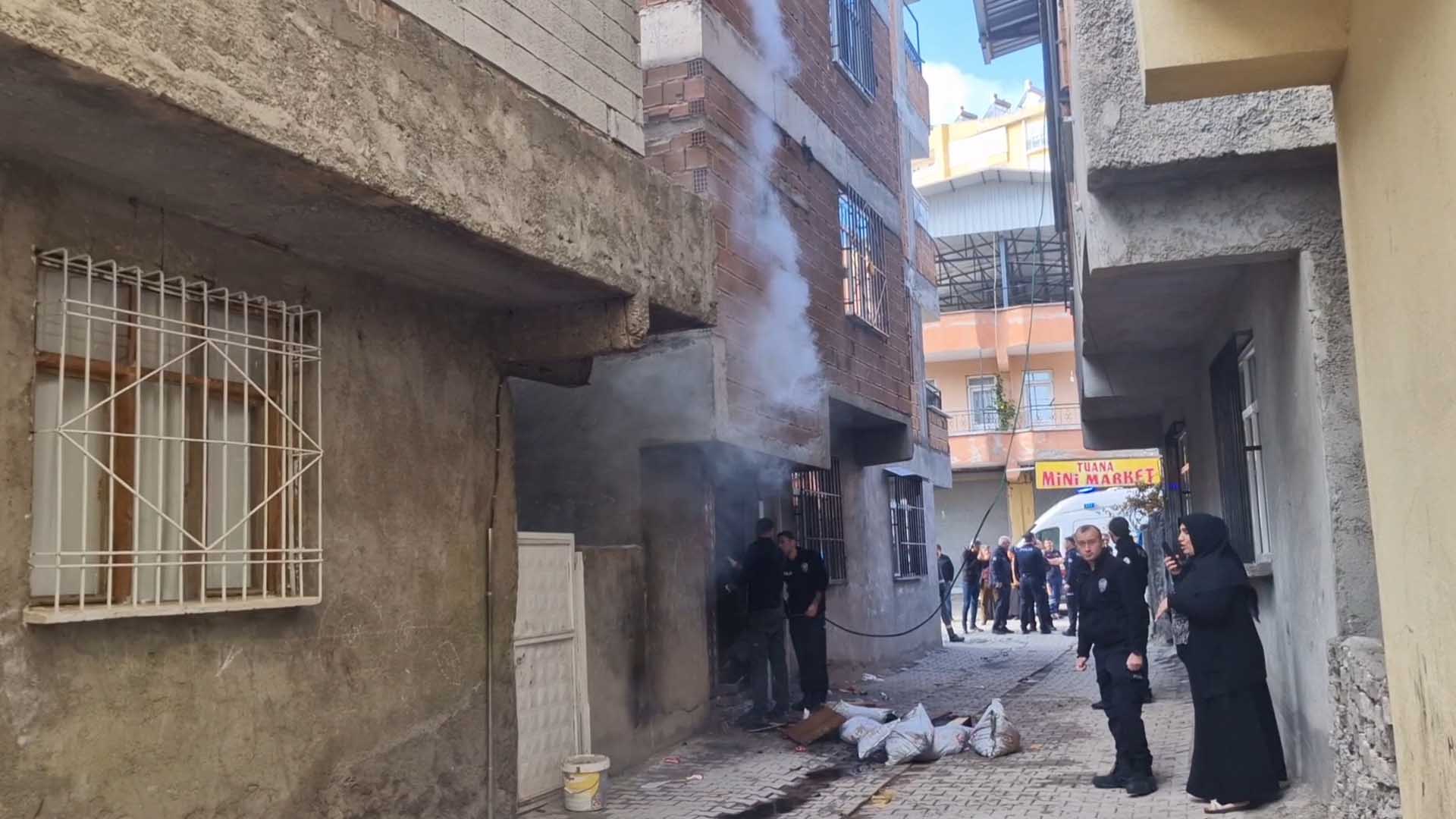 Diyarbakır’da Ev Yangını Ilk Müdahaleyi Polis Yaptı 2