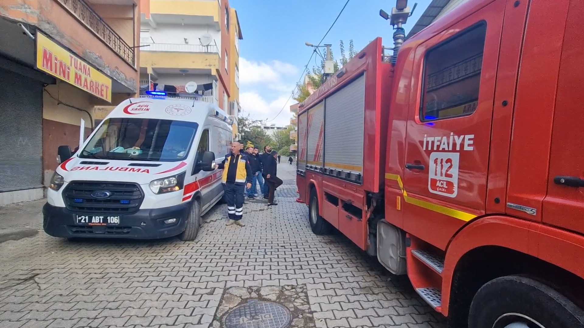 Diyarbakır’da Ev Yangını Ilk Müdahaleyi Polis Yaptı 3