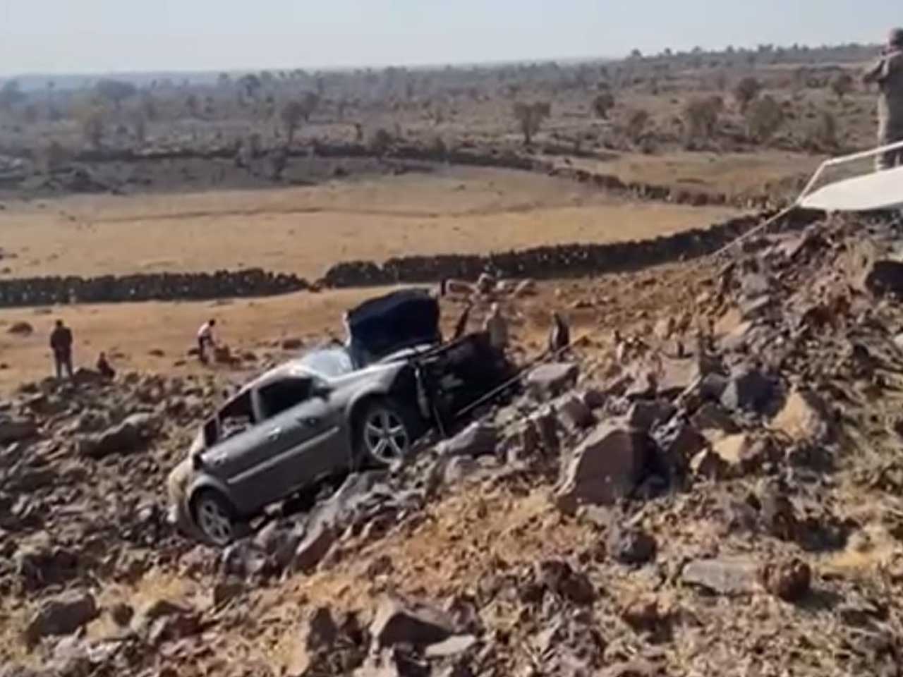 Diyarbakır’da Hurdaya Dönen Otomobilde 2 Kişi Yaralandı 2