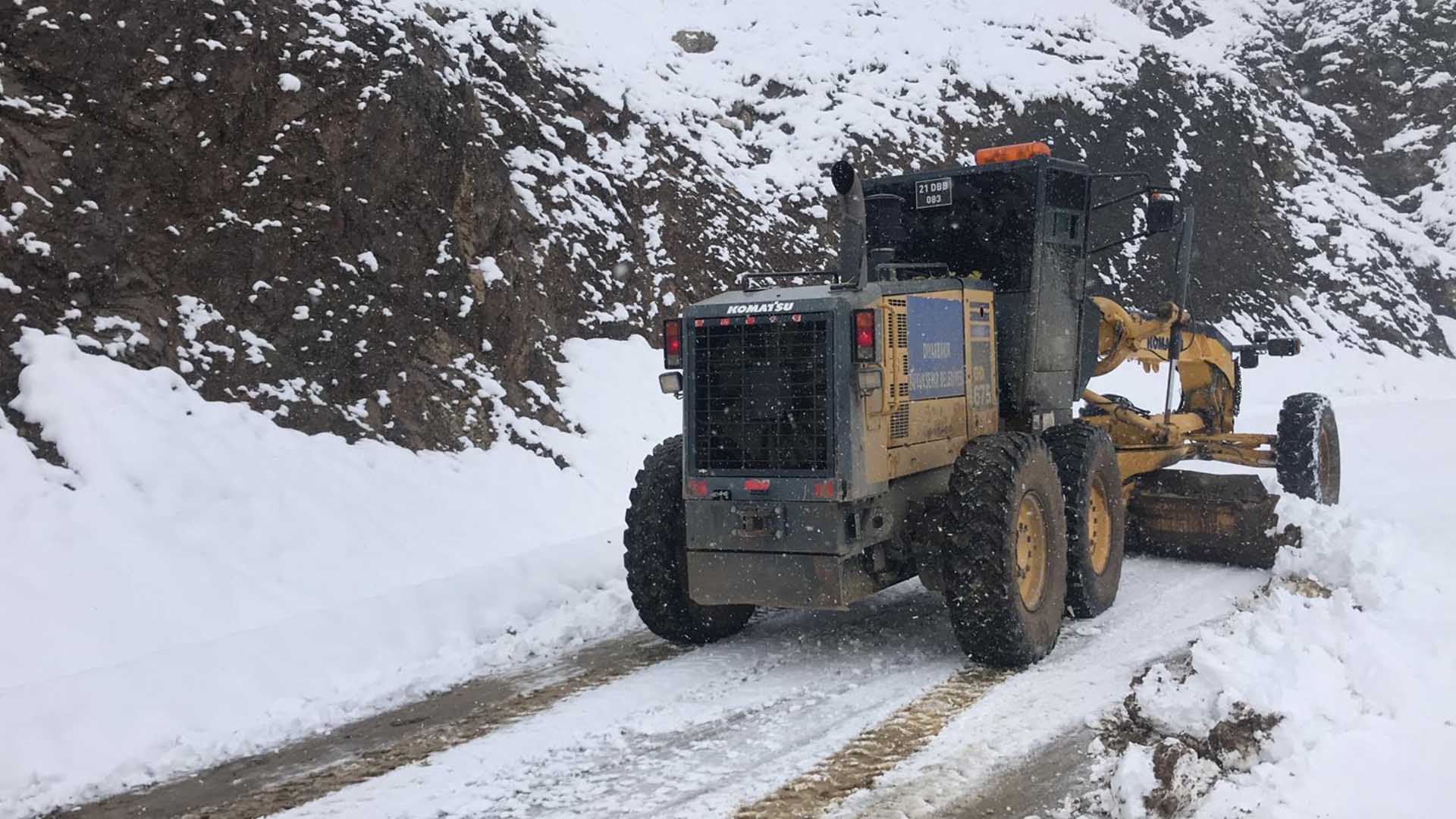 Diyarbakır’da Kar Nedeniyle Kapanan 98 Köy Yolu Ulaşıma Açıldı 2