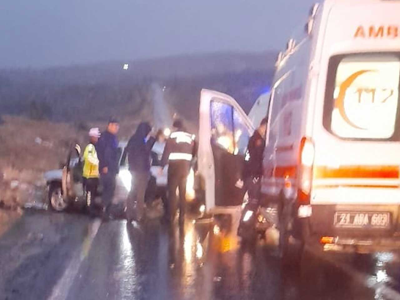 Diyarbakır’da Takla Atan Otomobilde 3 Kişi Yaşamını Yitirdi, 2 Kişi Yaralandı 1