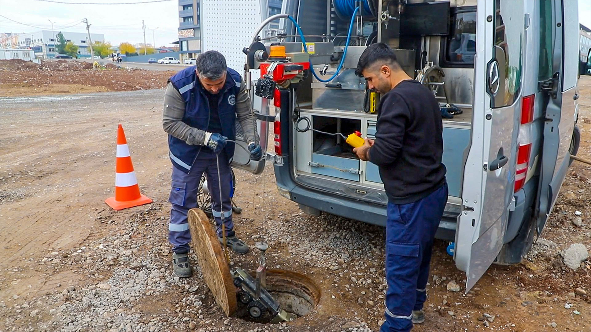 Kanali̇zasyon Ve Yağmur Suyu Hatlarina Çöp Atmayin12