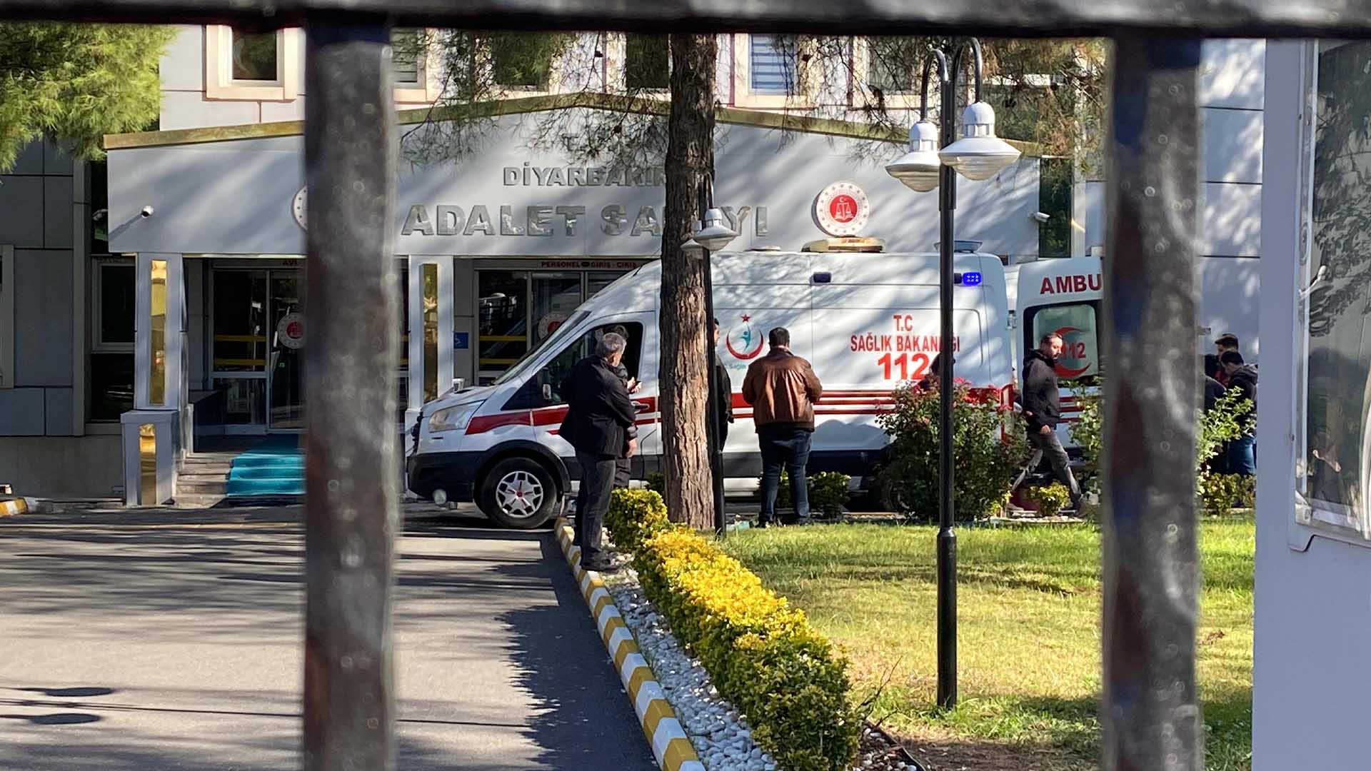 Mahkeme Fenalaşan Narin’in Babası Arif Güran Hastaneye Kaldırıldı 4