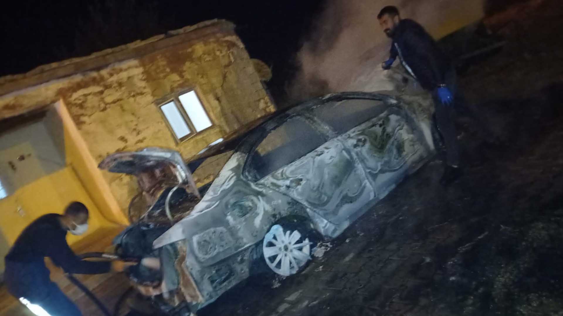 Oğlunu Ve Damadını Yaralayarak Otomobilini Yaktı 1