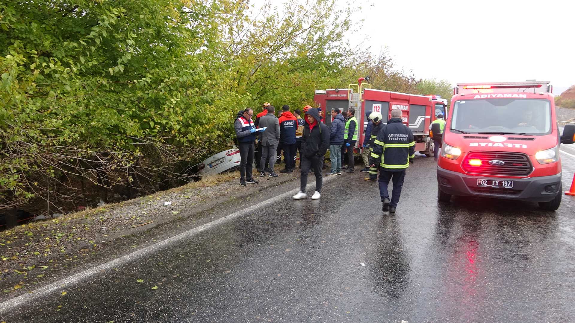 Otomobil Ile Hafif Ticari Araç Çarpışı 3 Can Kaybı Adıyaman 3