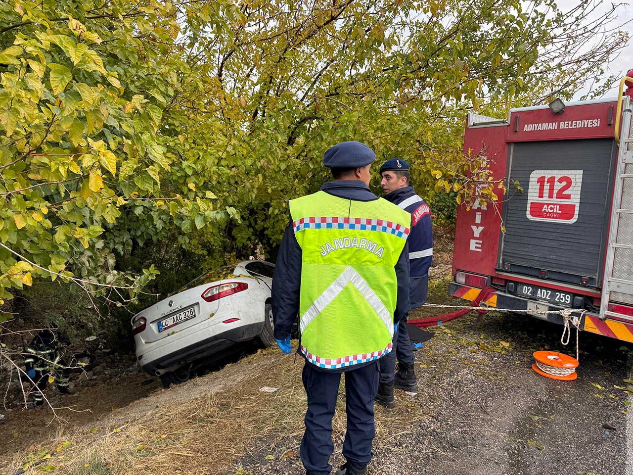 Otomobil Ile Hafif Ticari Araç Çarpışı 3 Can Kaybı Adıyaman 5