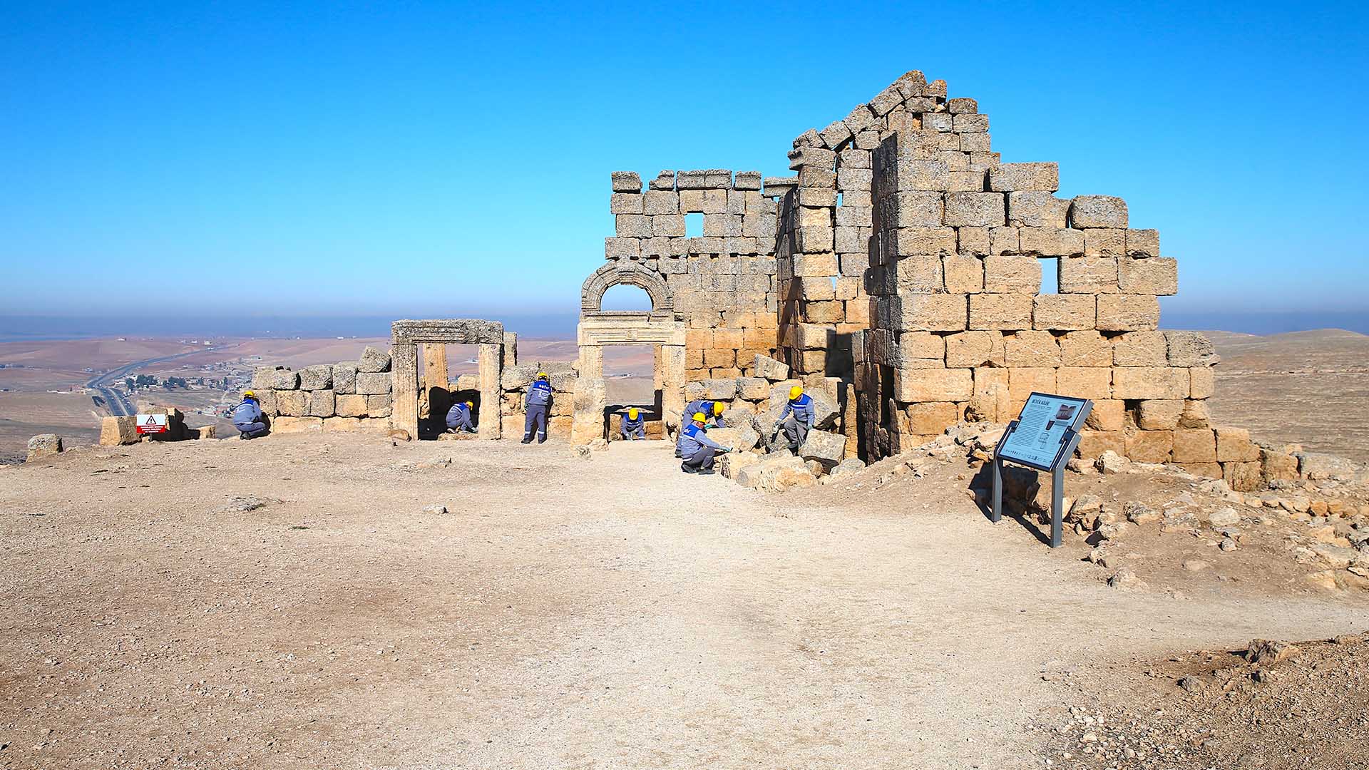 3 Bin Yıllık Zerzevan Kalesi'nde Kazılarla Yer Altındaki Şehre Ulaşılacak 2